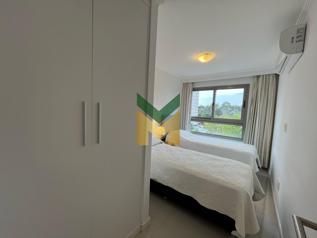Apartamento ID.6251 - Place Layette - Alquiler anual 2 dormitorios torre de categoría.