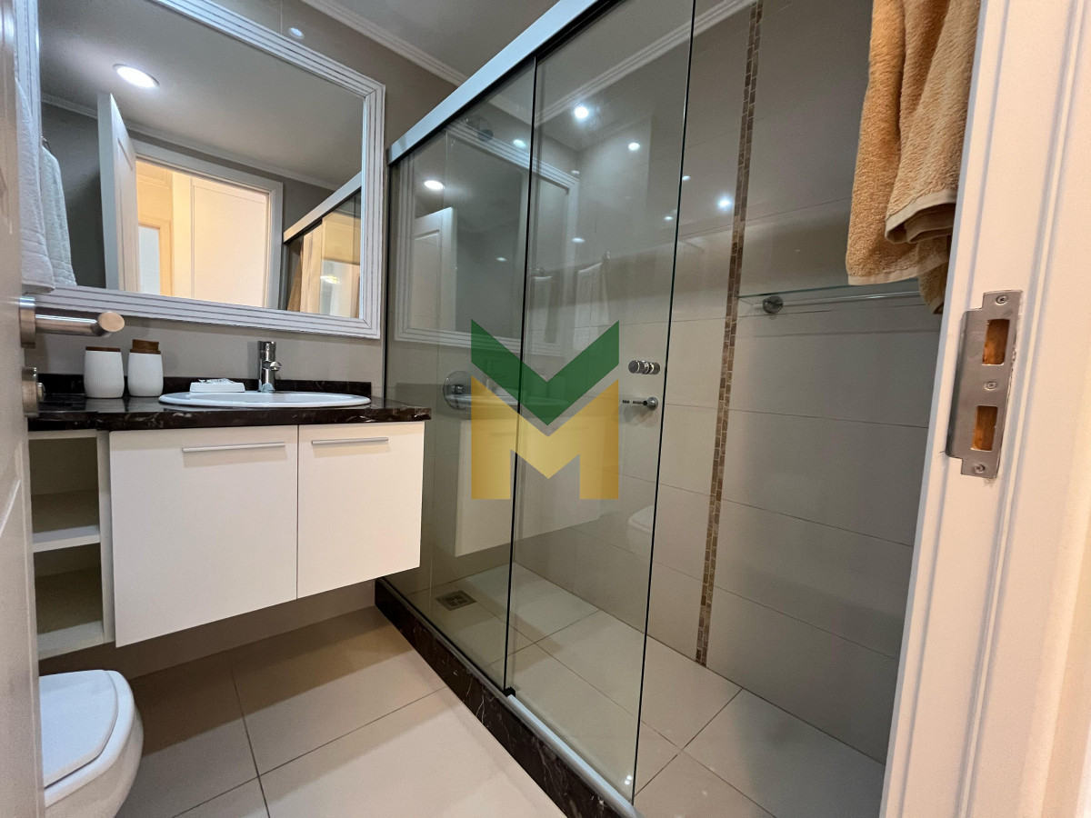 Apartamento ID.6251 - Place Layette - Alquiler anual 2 dormitorios torre de categoría.