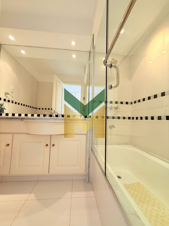 Apartamento ID.6866 - Apartamento en Venta frente al mar Playa Brava