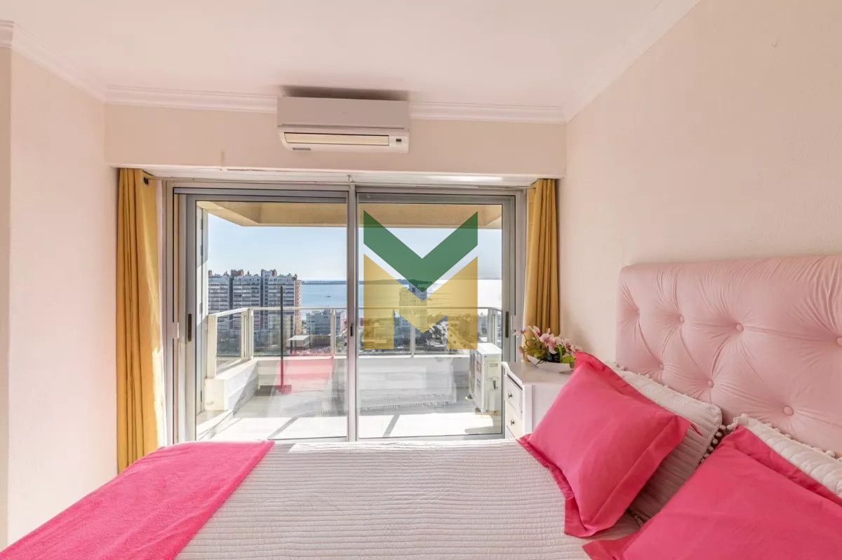Apartamento ID.6121 - Apartamento en venta - 3 dormitorios a 200 metros del mar.
