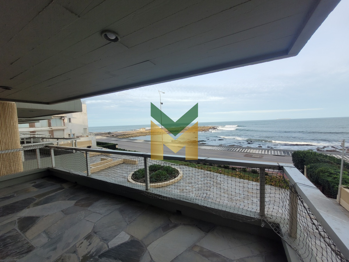 Apartamento ID.4240 - Alquiler anual apartamento en Punta del Este 