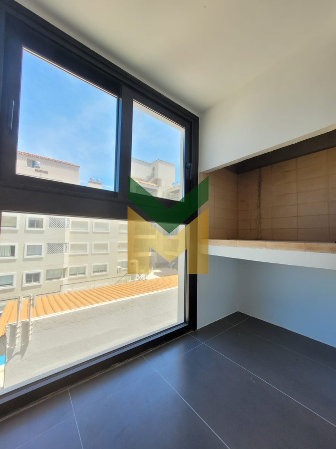 Apartamento ID.2140 - Apartamento en Venta, a estrenar, Primera fila Playa Brava - Punta del Este