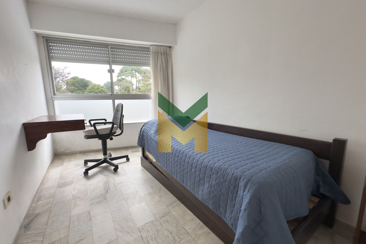 Apartamento ID.6724 - Apartamento en venta y alquiler anual - 3 dormitorios Punta Del Este 