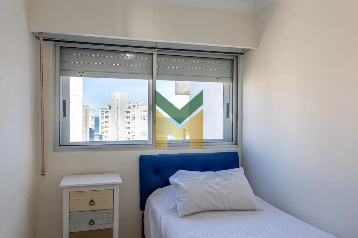 Apartamento ID.6121 - Apartamento en venta - 3 dormitorios a 200 metros del mar.