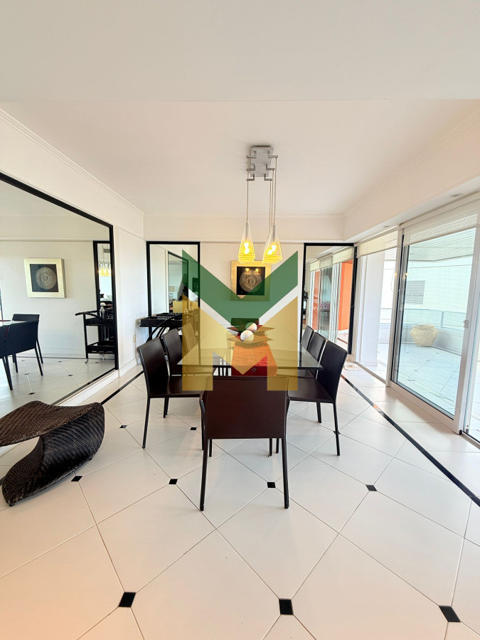 Apartamento ID.6865 - Apartamento en Venta 4 dormitorios Playa Brava
