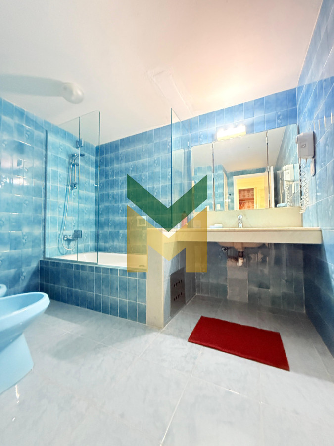 Apartamento ID.7077 - Alquiler 3 dormitorios Playa Mansa Frente Al Mar
