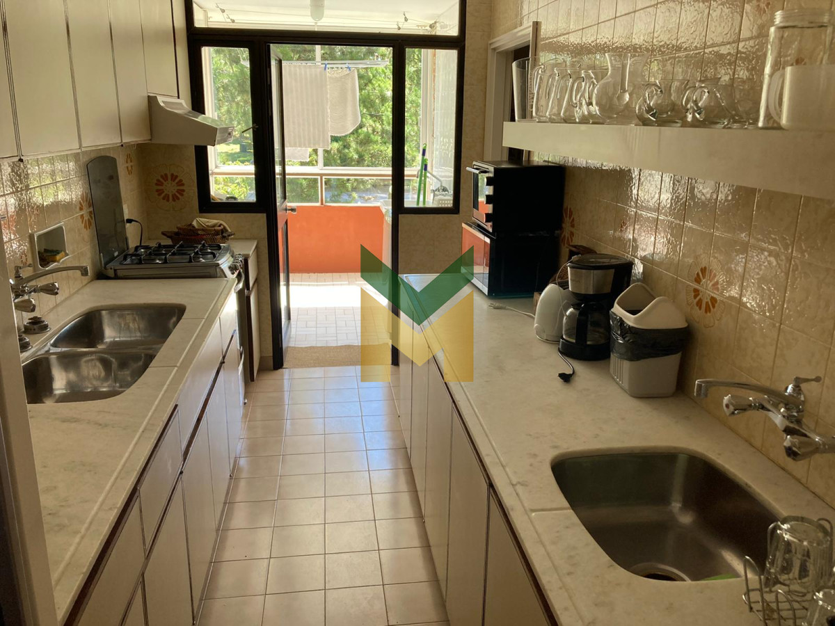 Apartamento ID.4930 - Venta Primera Linea Brava - 3 dormitorios Frente al mar.