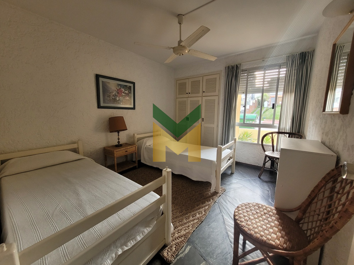 Apartamento ID.4240 - Alquiler anual apartamento en Punta del Este 