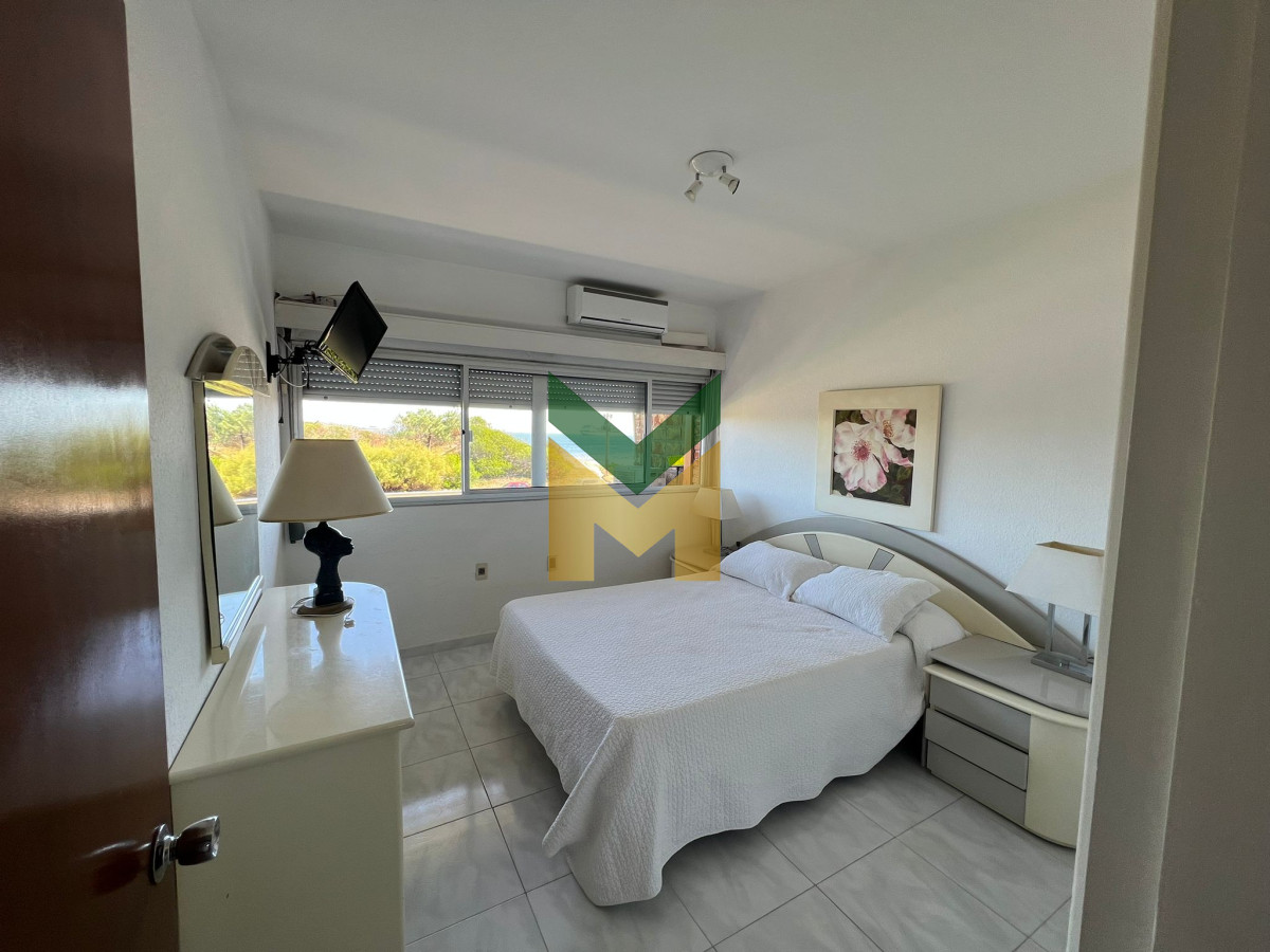 Apartamento ID.6006 - 2 dormitorios frente al mar - Playa Mansa.