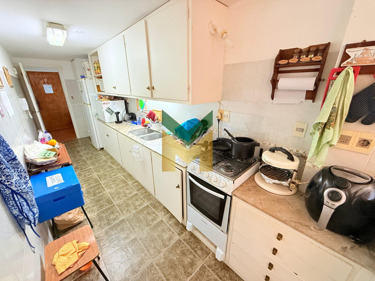 Apartamento ID.6097 - Apartamento con parrillero de 4 dormitorios frente al mar - Playa Mansa.