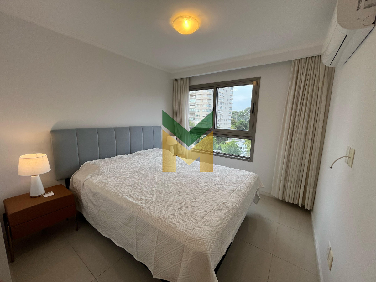 Apartamento ID.6251 - Place Layette - Alquiler anual 2 dormitorios torre de categoría.