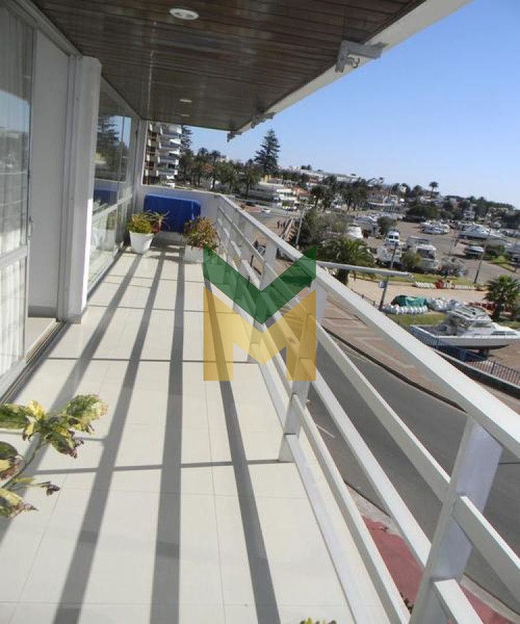 Apartamento ID.3087 - Apartamento en venta, puerto Punta del Este.