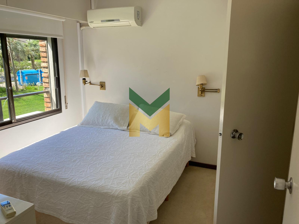 Apartamento ID.4930 - Venta Primera Linea Brava - 3 dormitorios Frente al mar.