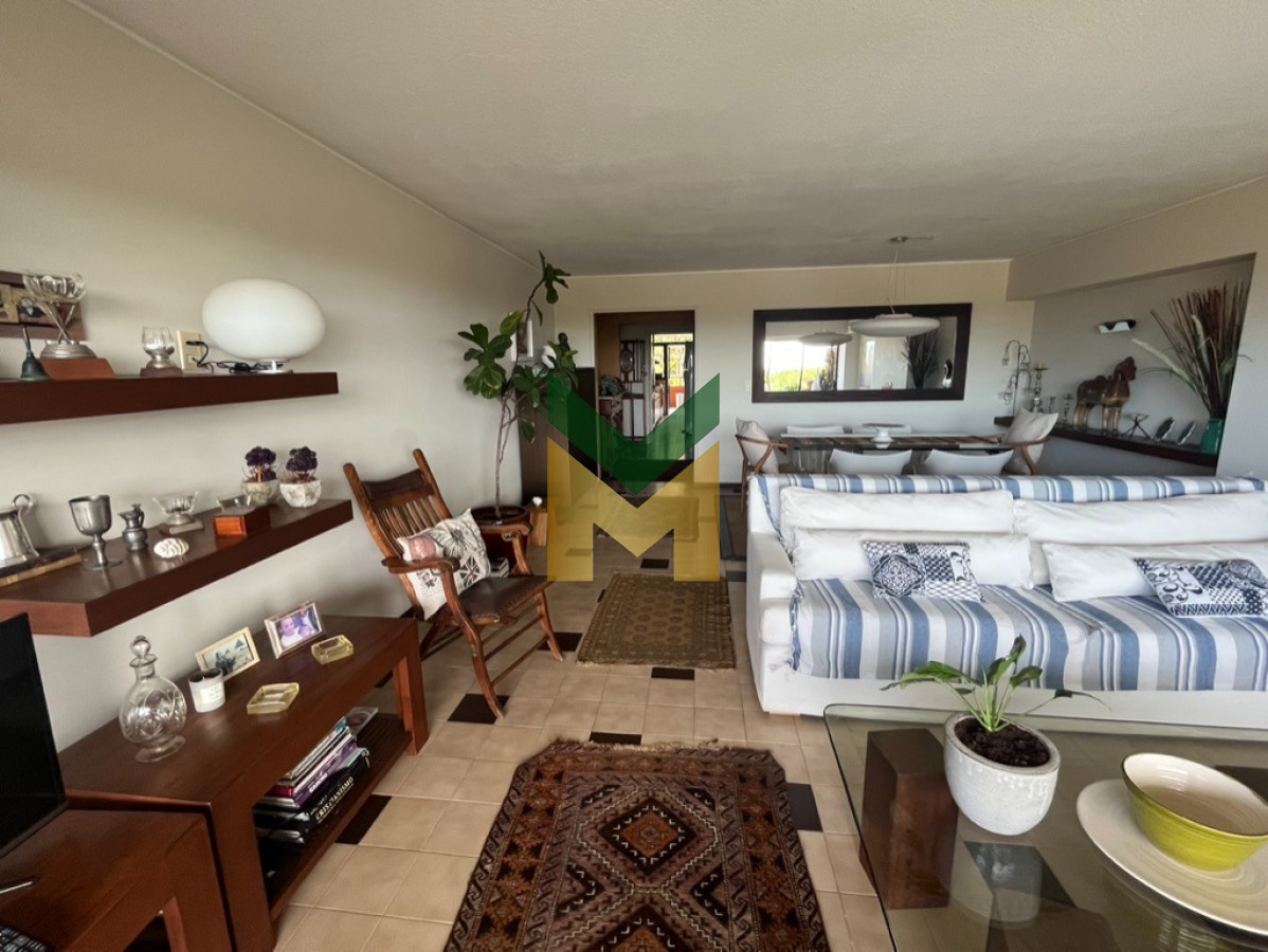 Apartamento ID.4930 - Venta Primera Linea Brava - 3 dormitorios Frente al mar.