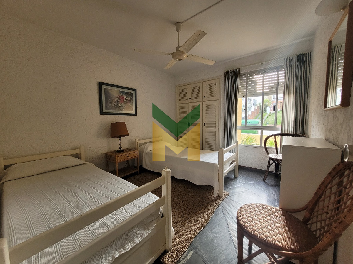 Apartamento ID.4240 - Alquiler anual apartamento en Punta del Este 