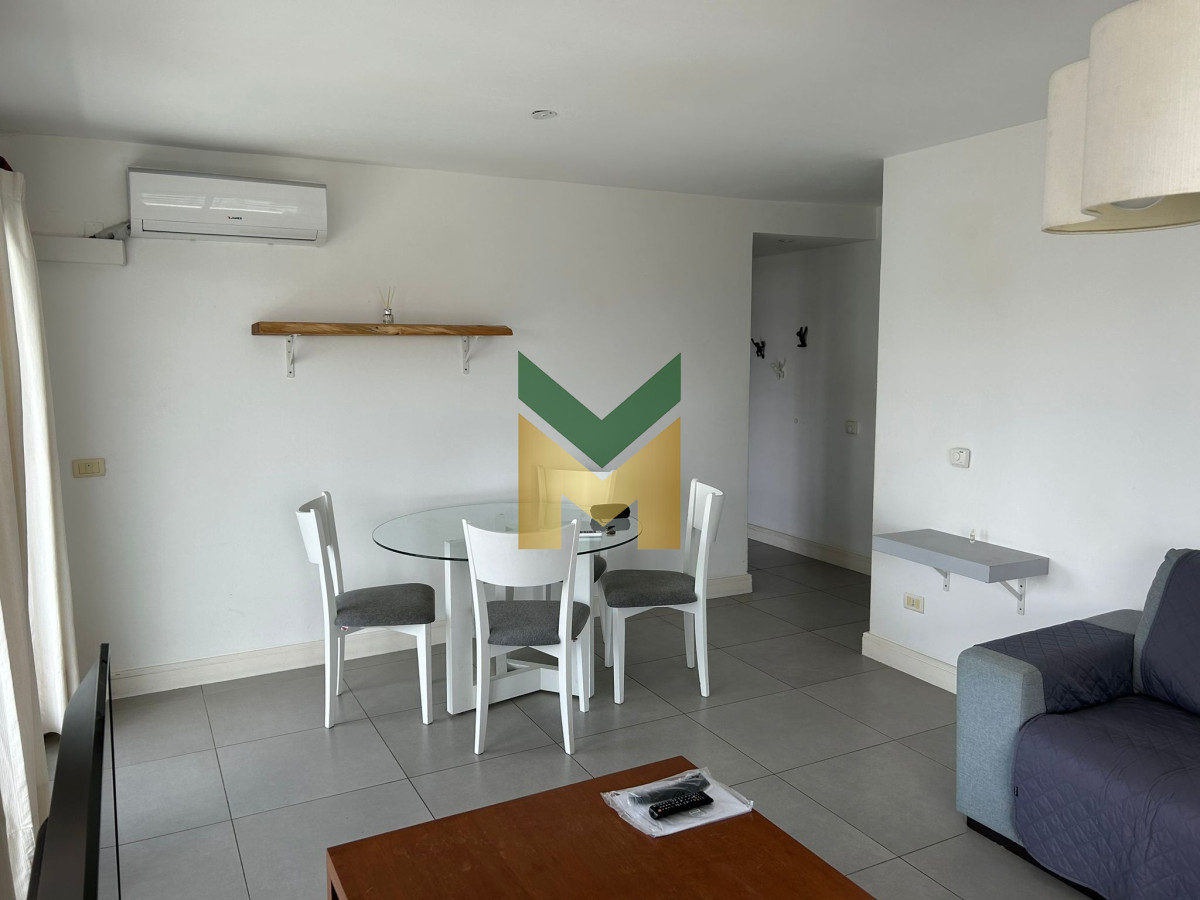 Apartamento ID.4717 - Apartamento en venta y alquiler de 2 dormitorios, Punta Del Este.