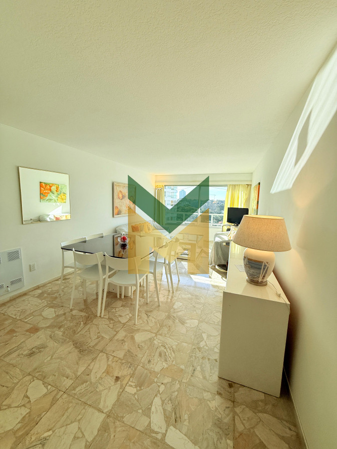 Apartamento ID.6479 - Apartamento en venta - 2 dormitorios y medio Playa Mansa