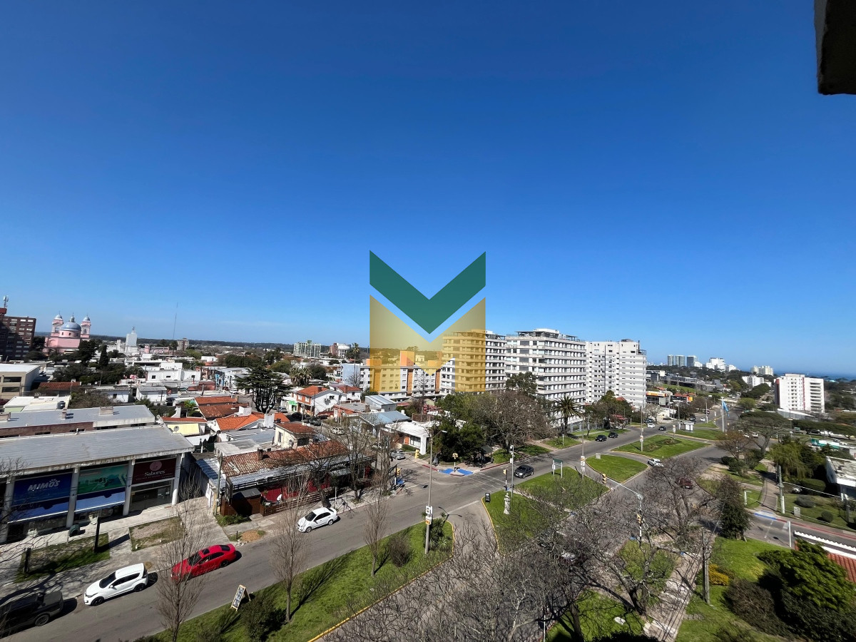 Apartamento ID.5721 - Apartamento en venta - 3 dormitorios Barrio Ipora.