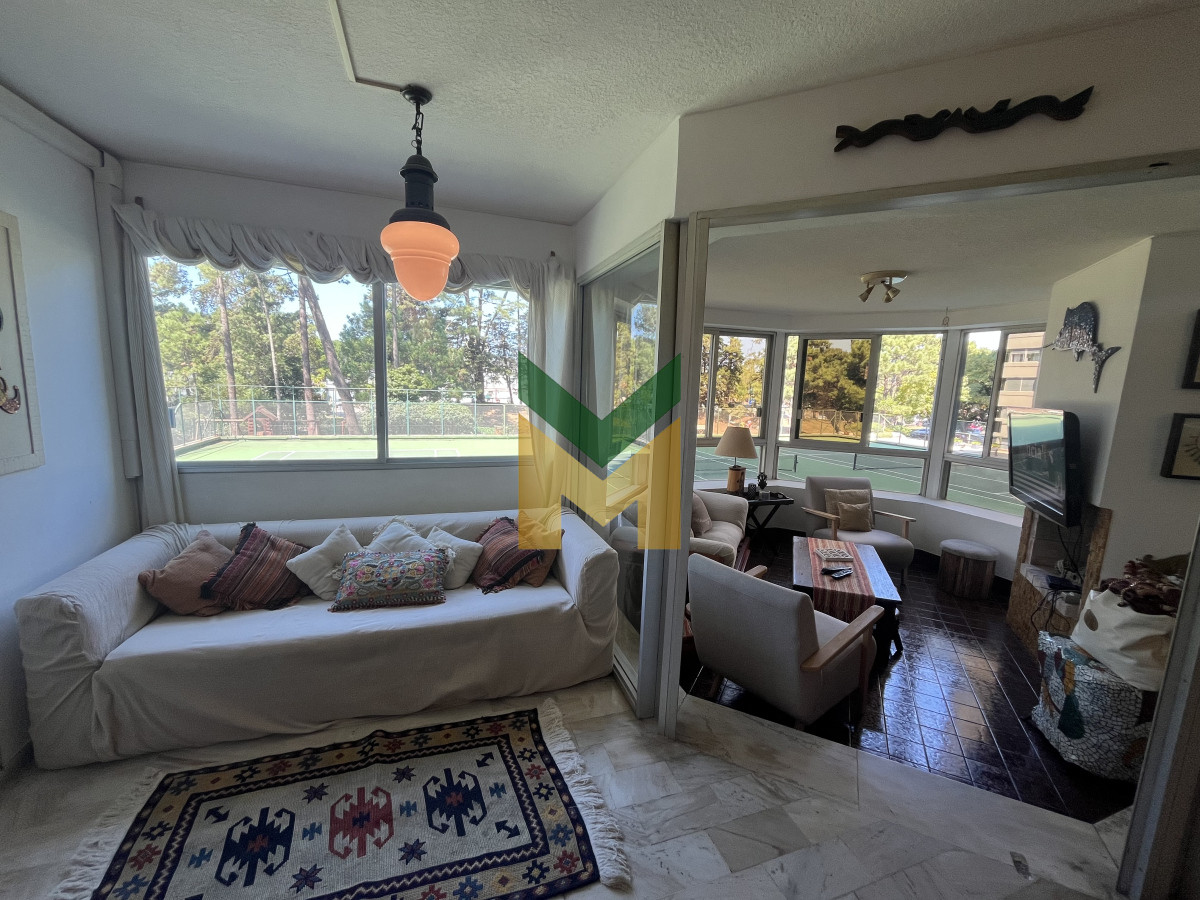 Apartamento ID.209 - Hermoso y amplio departamento en Roosevelt - Venta