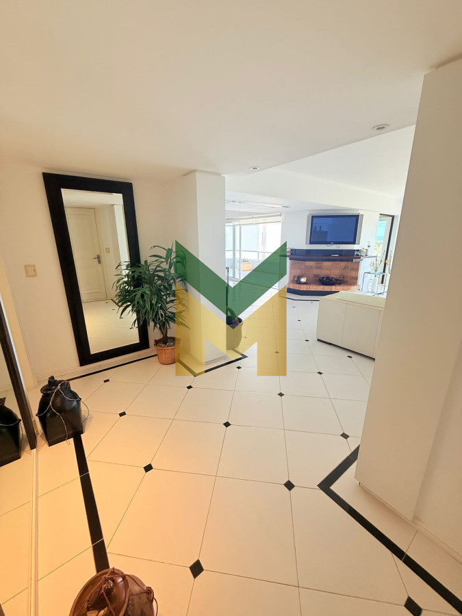Apartamento ID.6866 - Apartamento en Venta frente al mar Playa Brava