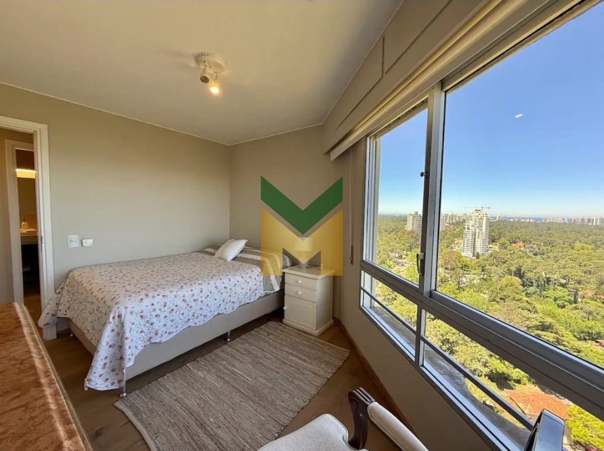 Apartamento ID.7098 - Alquiler temporal 4 dormitorios - Punta Del Este