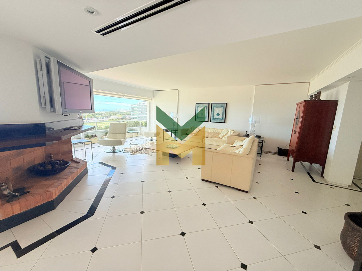 Apartamento ID.6866 - Apartamento en Venta frente al mar Playa Brava
