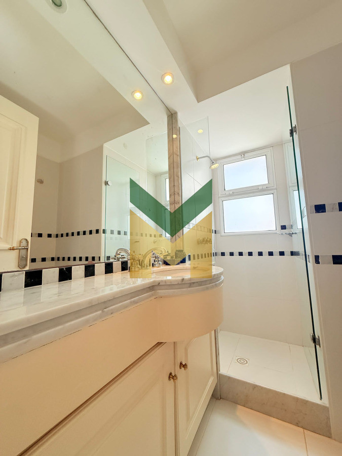 Apartamento ID.6866 - Apartamento en Venta frente al mar Playa Brava