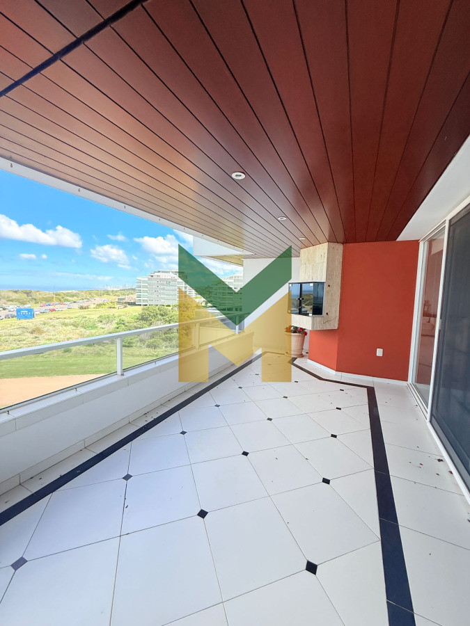 Apartamento ID.6866 - Apartamento en Venta frente al mar Playa Brava