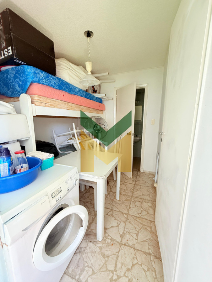 Apartamento ID.7077 - Alquiler 3 dormitorios Playa Mansa Frente Al Mar