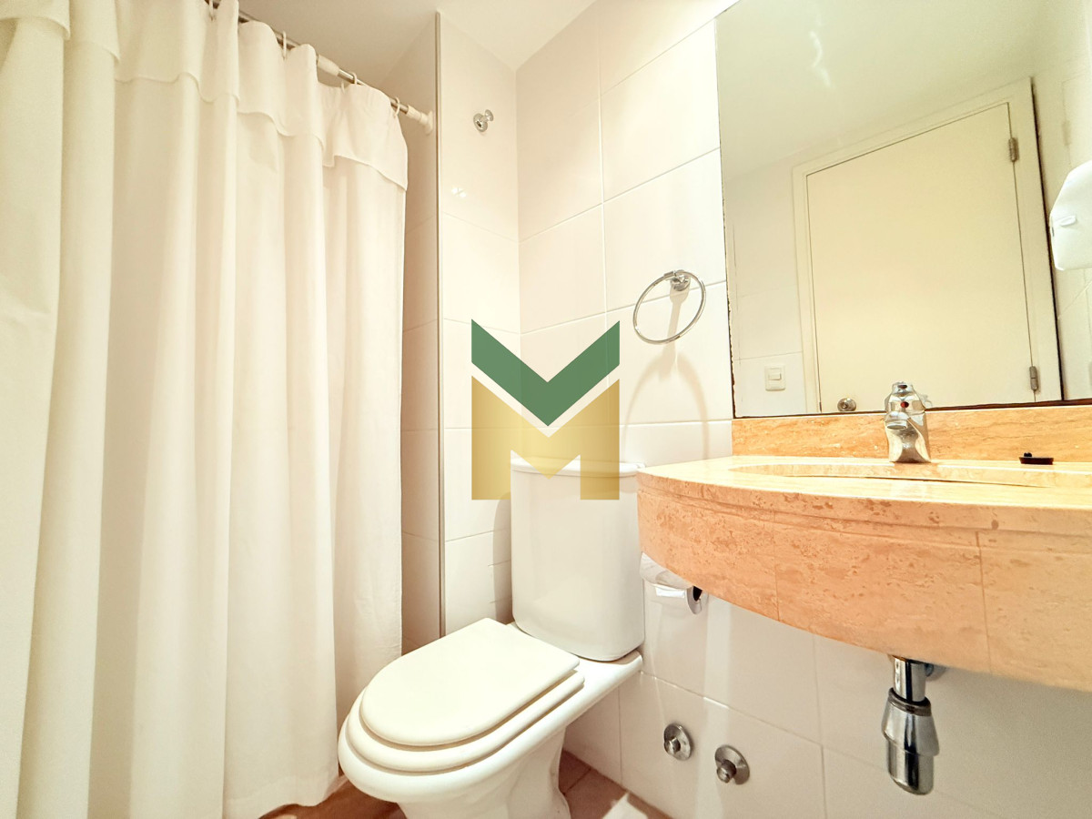 Apartamento ID.6048 - Apartamento en venta de 2 dormitorios, Proximo a Playa Brava y Mansa..