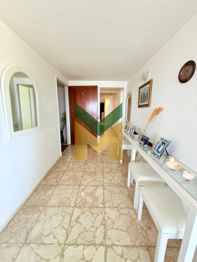 Apartamento ID.7077 - Alquiler 3 dormitorios Playa Mansa Frente Al Mar