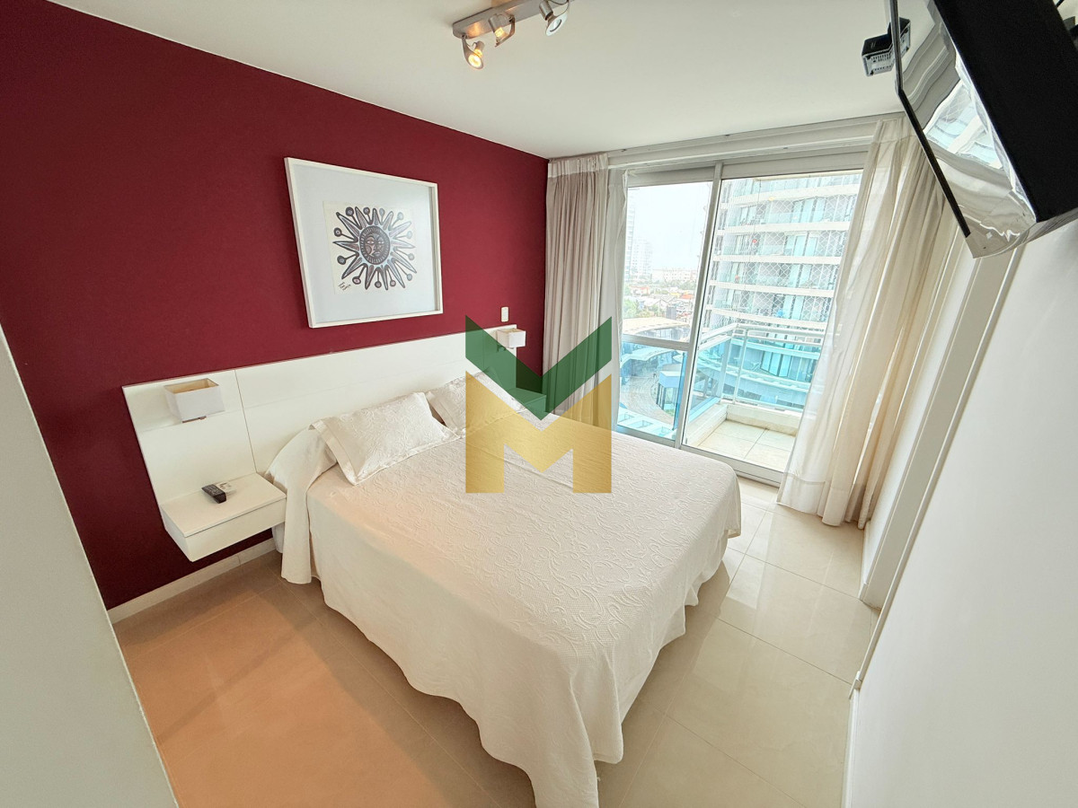 Apartamento ID.6048 - Apartamento en venta de 2 dormitorios, Proximo a Playa Brava y Mansa..