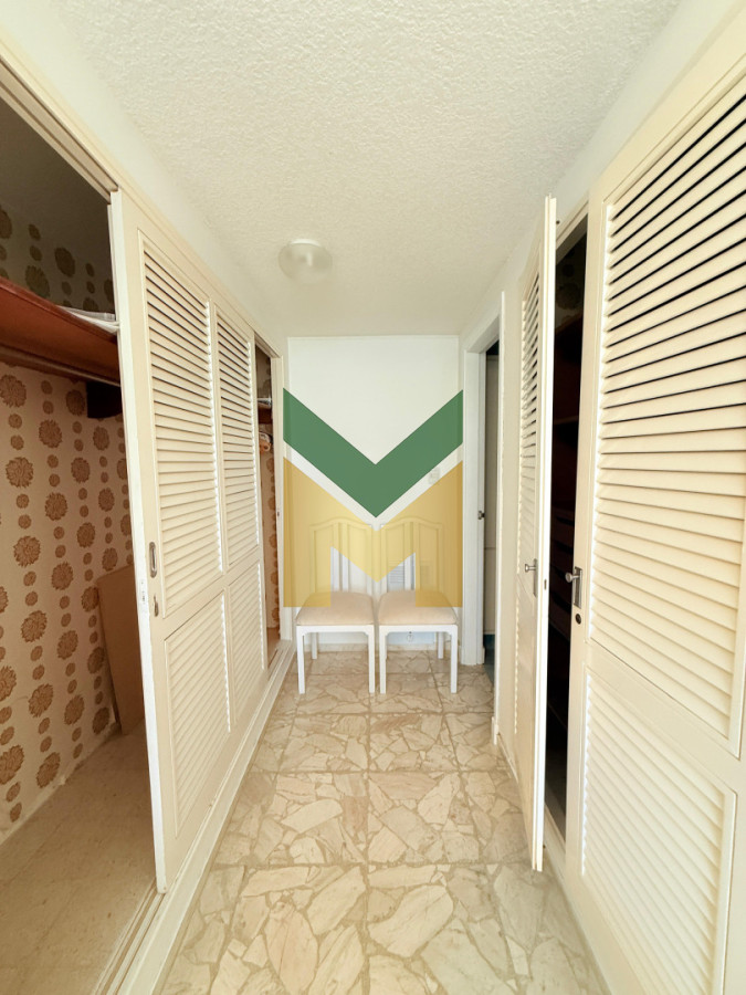 Apartamento ID.7077 - Alquiler 3 dormitorios Playa Mansa Frente Al Mar