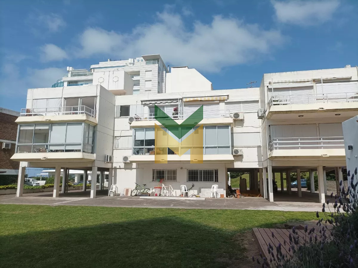 Apartamento ID.5874 - Apartamento a 50 mts del mar brava - 2 dormitorios.
