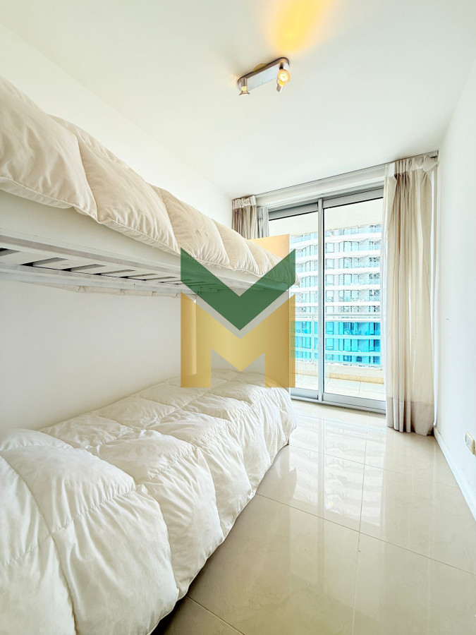 Apartamento ID.6048 - Apartamento en venta de 2 dormitorios, Proximo a Playa Brava y Mansa..