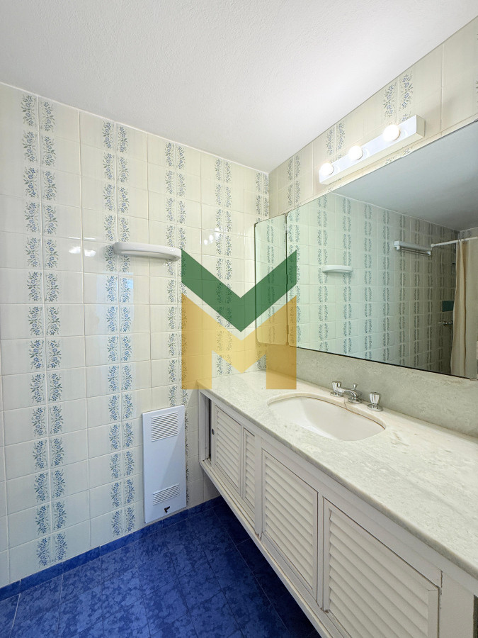 Apartamento ID.6479 - Apartamento en venta - 2 dormitorios y medio Playa Mansa