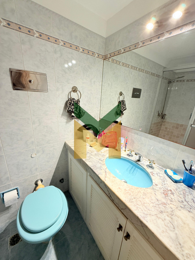 Apartamento ID.6097 - Apartamento con parrillero de 4 dormitorios frente al mar - Playa Mansa.