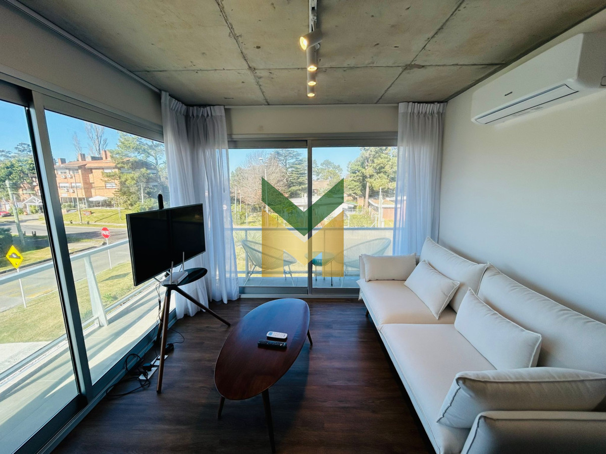 Apartamento ID.4515 - Apartamento en venta 2 Dormitorios , Playa Mansa, Punta del este 