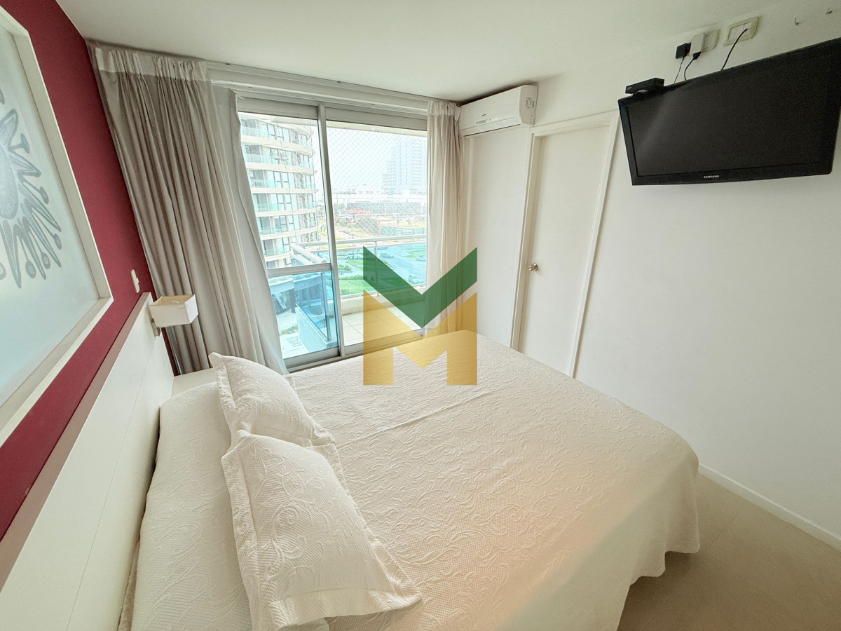 Apartamento ID.6048 - Apartamento en venta de 2 dormitorios, Proximo a Playa Brava y Mansa..