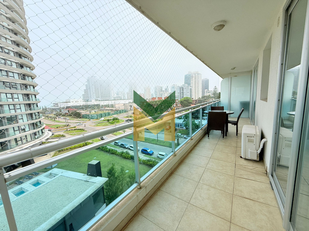 Apartamento ID.6048 - Apartamento en venta de 2 dormitorios, Proximo a Playa Brava y Mansa..