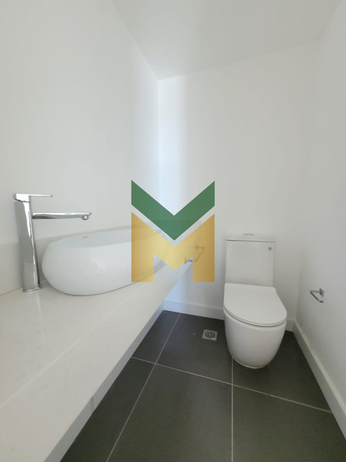 Apartamento ID.2140 - Apartamento en Venta, a estrenar, Primera fila Playa Brava - Punta del Este