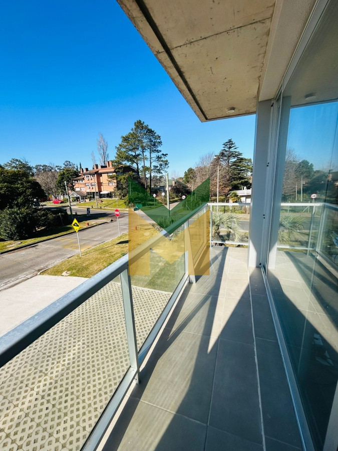 Apartamento ID.4515 - Apartamento en venta 2 Dormitorios , Playa Mansa, Punta del este 