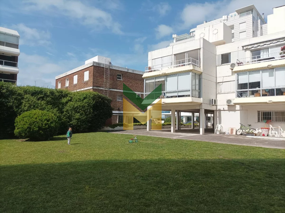 Apartamento ID.5874 - Apartamento a 50 mts del mar brava - 2 dormitorios.