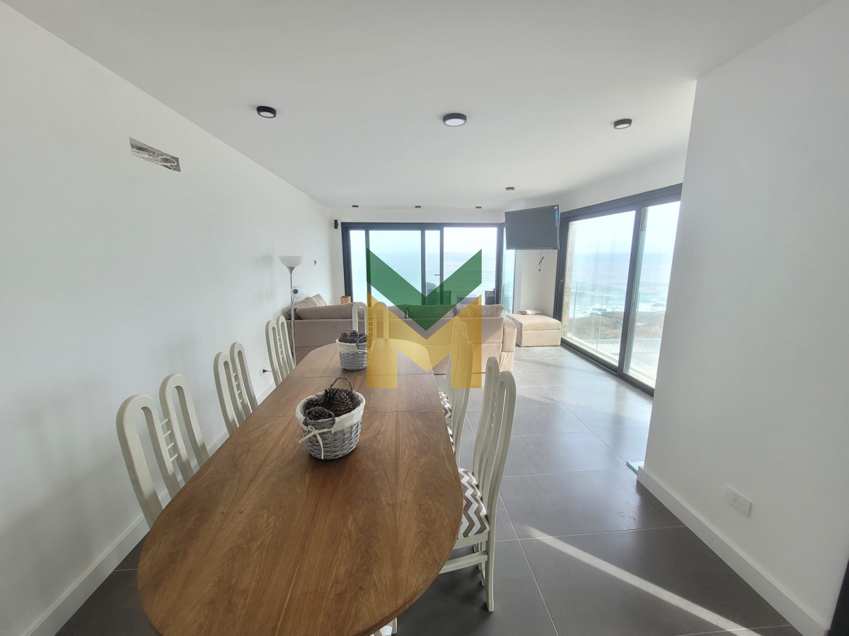 Apartamento ID.2140 - Apartamento en Venta, a estrenar, Primera fila Playa Brava - Punta del Este