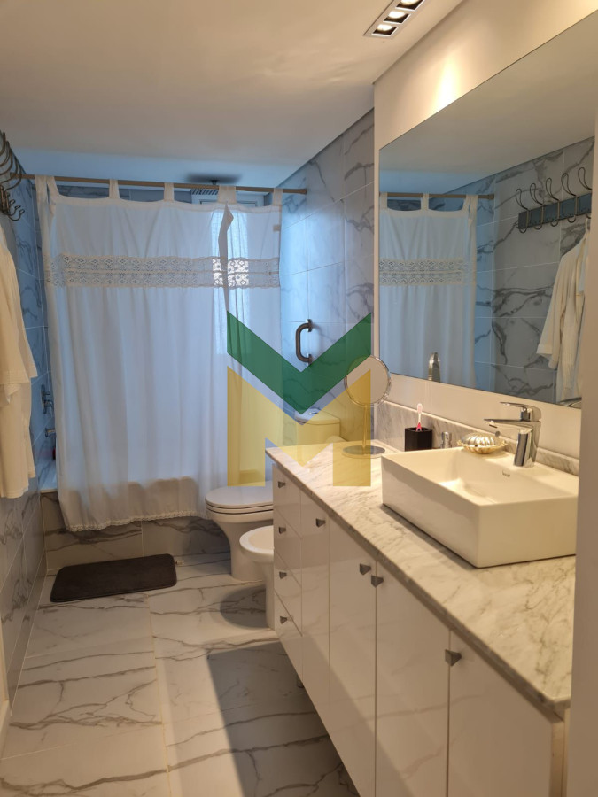 Apartamento ID.6104 - Apartamento en primera linea - 4 dormitorios Pinares Playa Mansa.