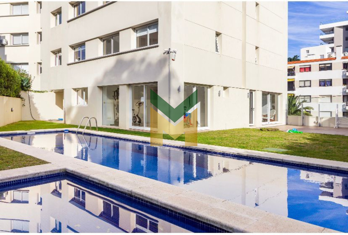 Apartamento ID.5508 - Alquiler De Temporada Punta Del Este, Playa Brava.