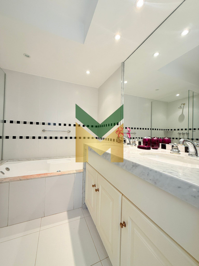 Apartamento ID.6866 - Apartamento en Venta frente al mar Playa Brava