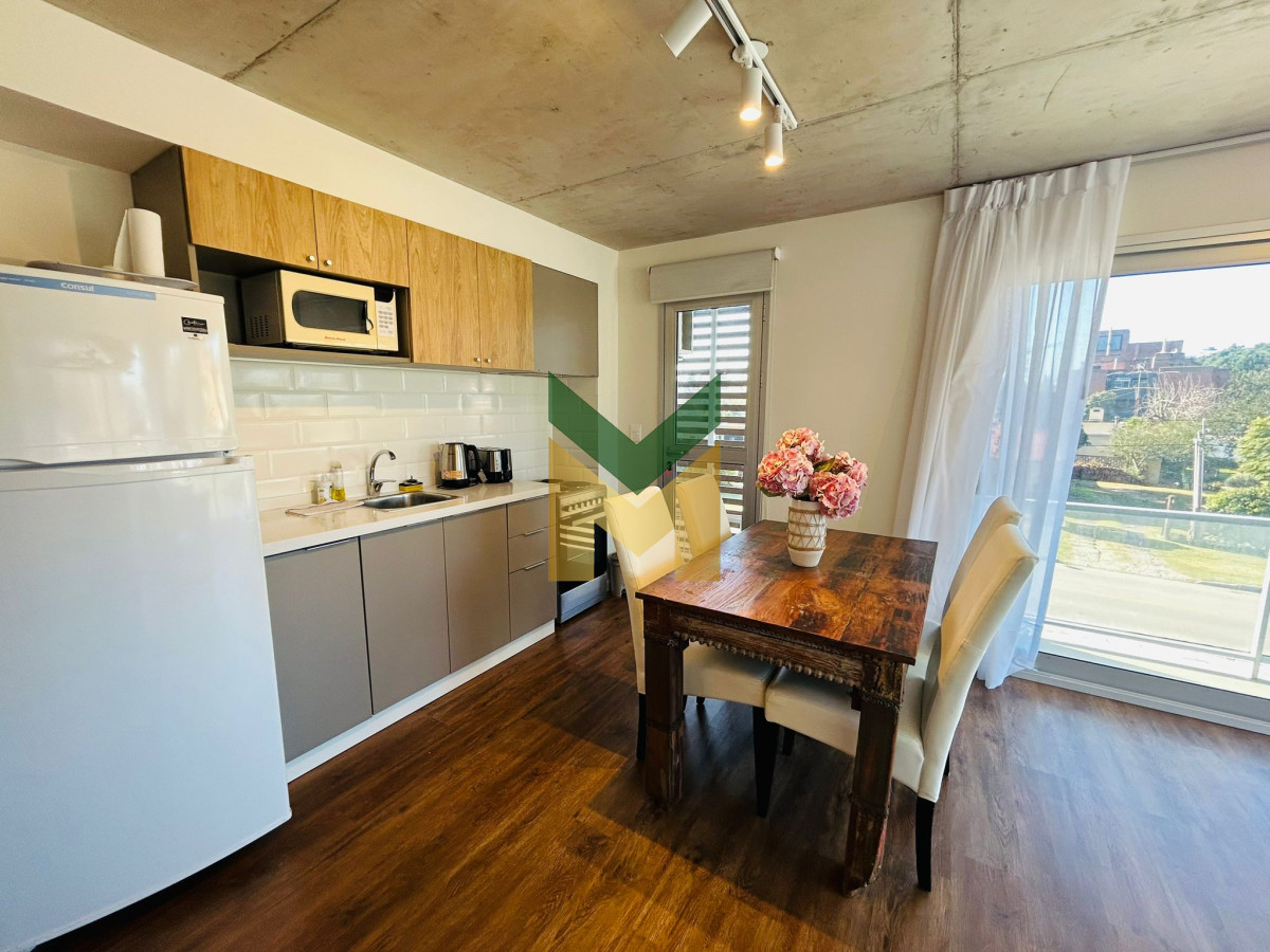 Apartamento ID.4515 - Apartamento en venta 2 Dormitorios , Playa Mansa, Punta del este 
