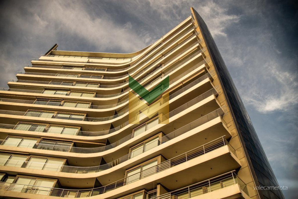 Apartamento ID.2358 - Apartamento en Venta de Máxima Categoría , Playa Mansa , Punta del Este