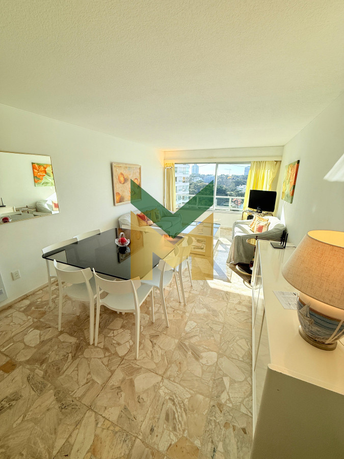 Apartamento ID.6479 - Apartamento en venta - 2 dormitorios y medio Playa Mansa